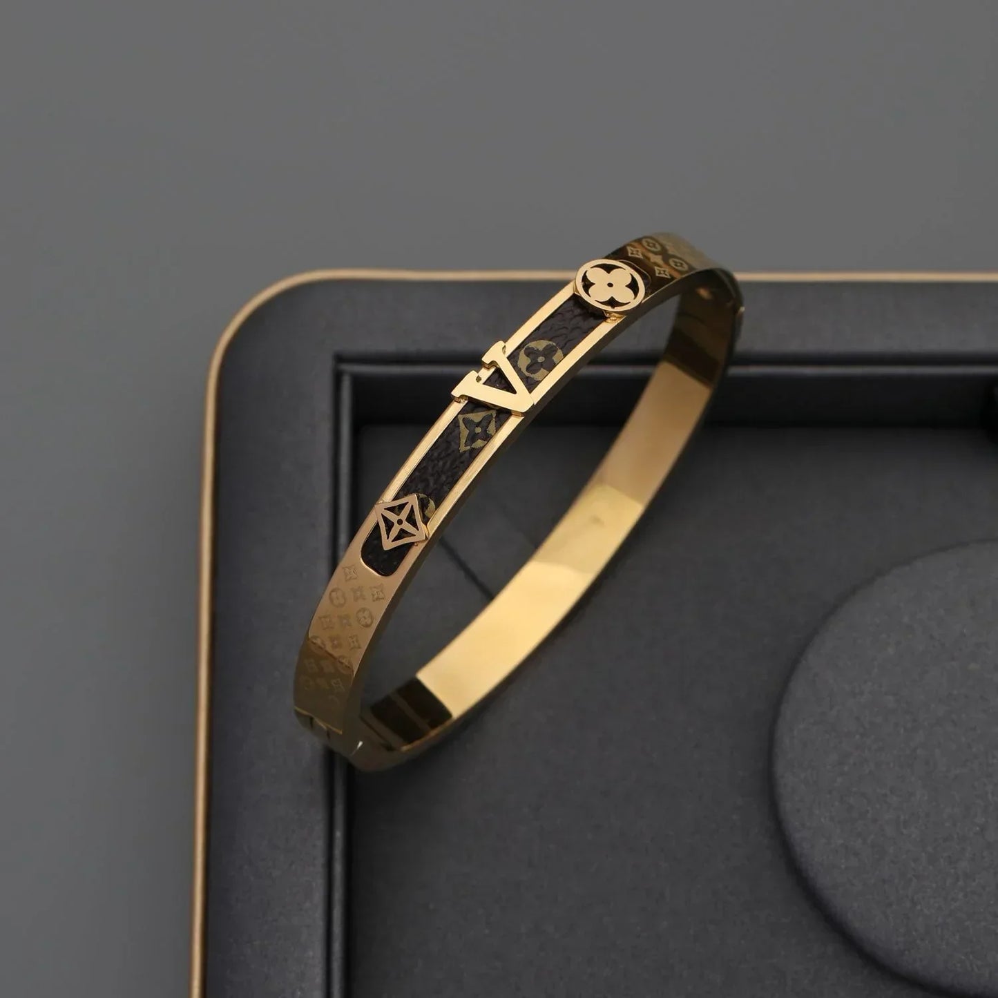 Bracelet Titanium Steel Women's Light Luxury Old Flower Bracelet 1024050903