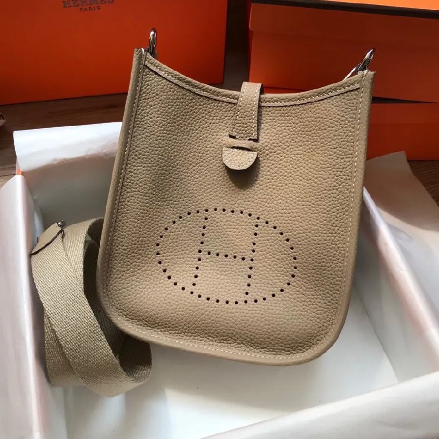 Evelyne Messenger Bag H1 PD04062503