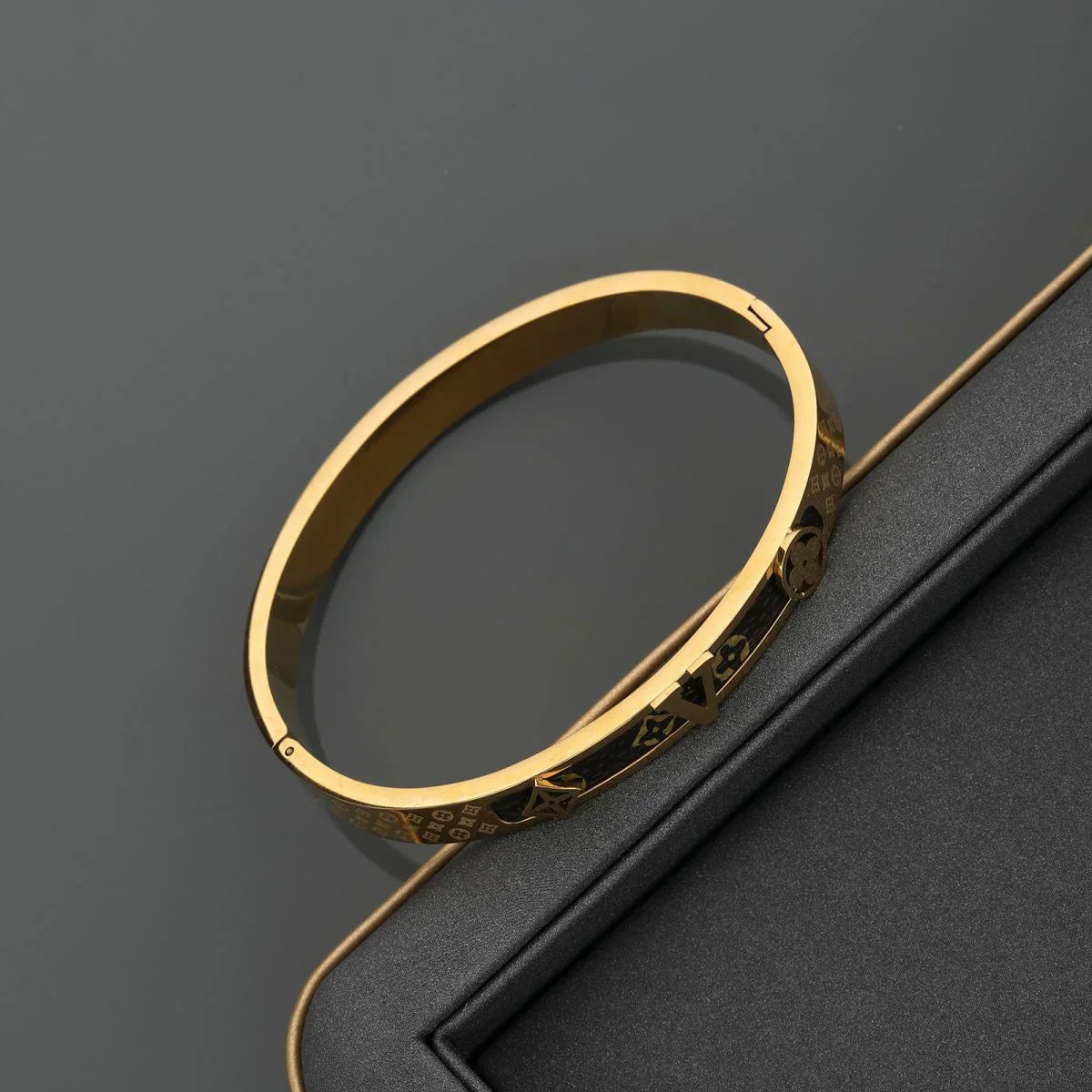 Bracelet Titanium Steel Women's Light Luxury Old Flower Bracelet 1024050903