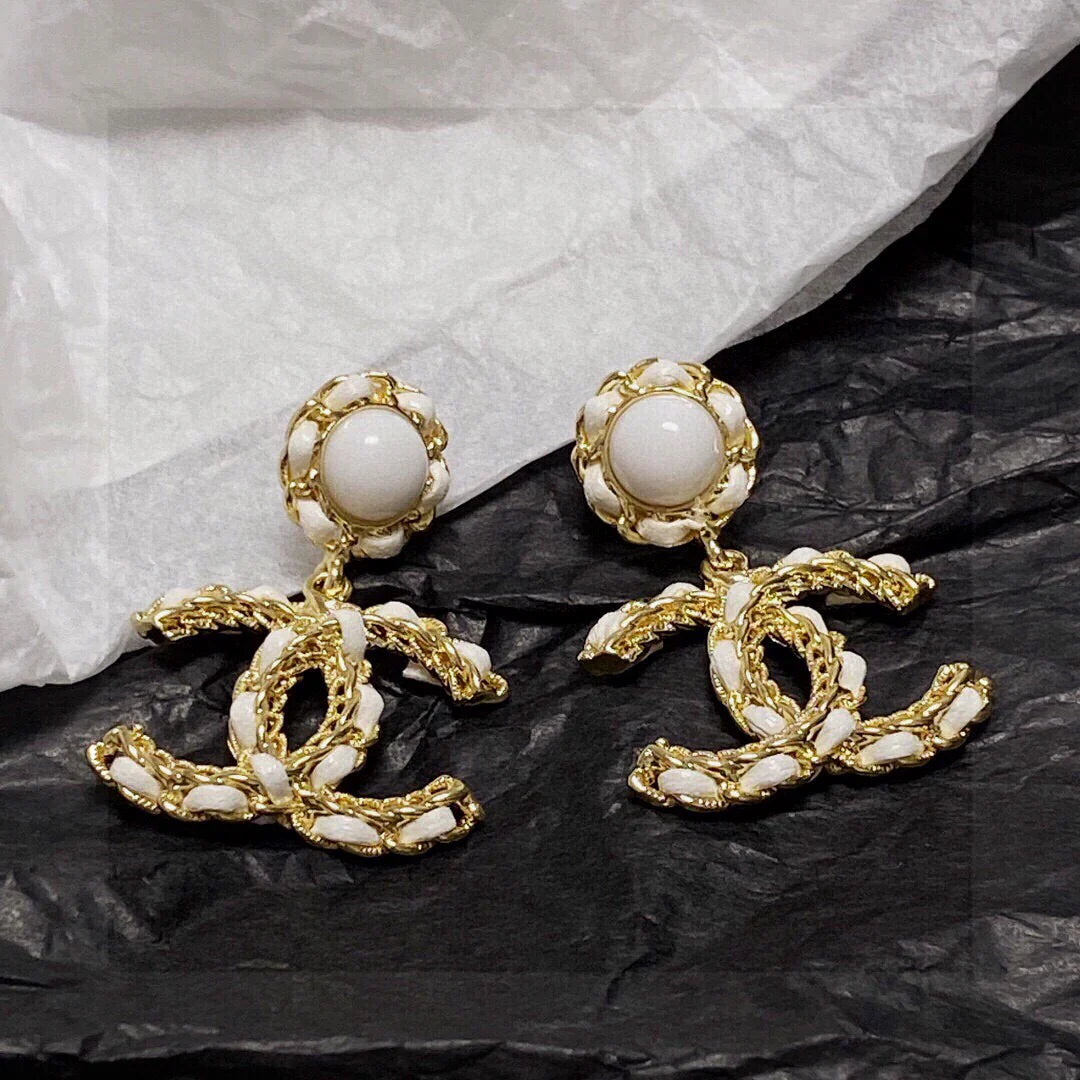 New fashionable and versatile earrings 1024072910