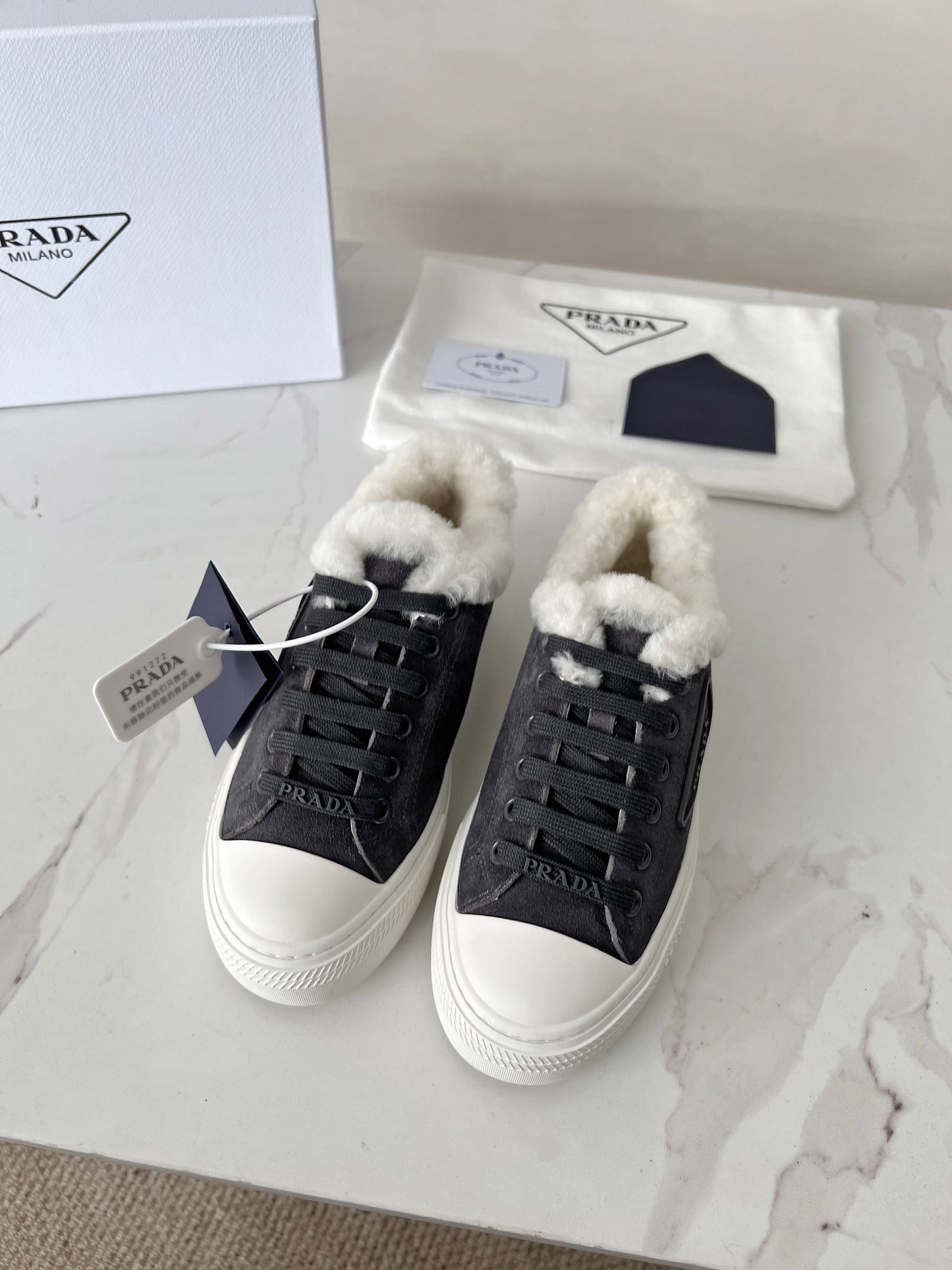 24 Autumn and Winter New Triangle Logo Wool Casual Women's Shoes XC0424101414