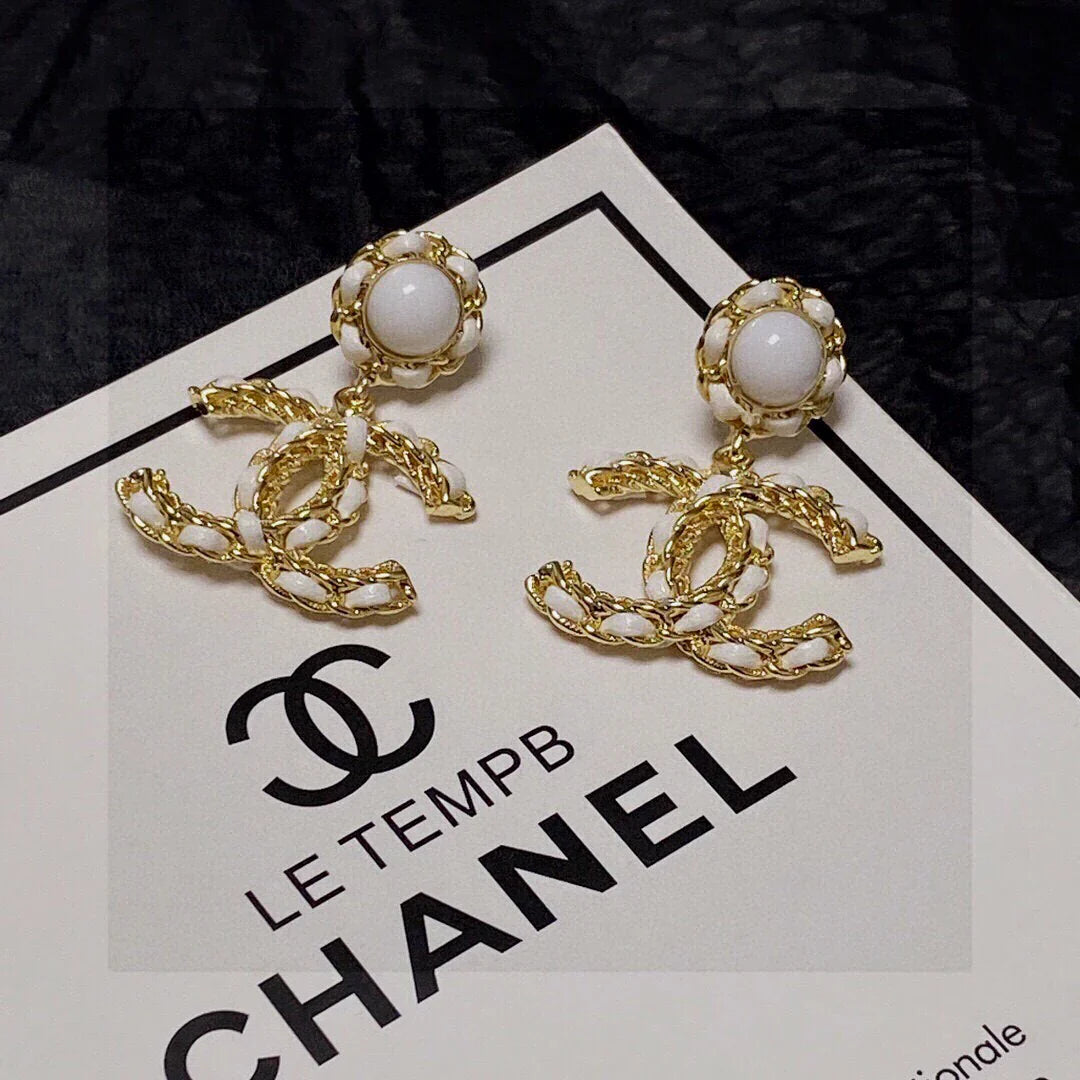 New fashionable and versatile earrings 1024072910