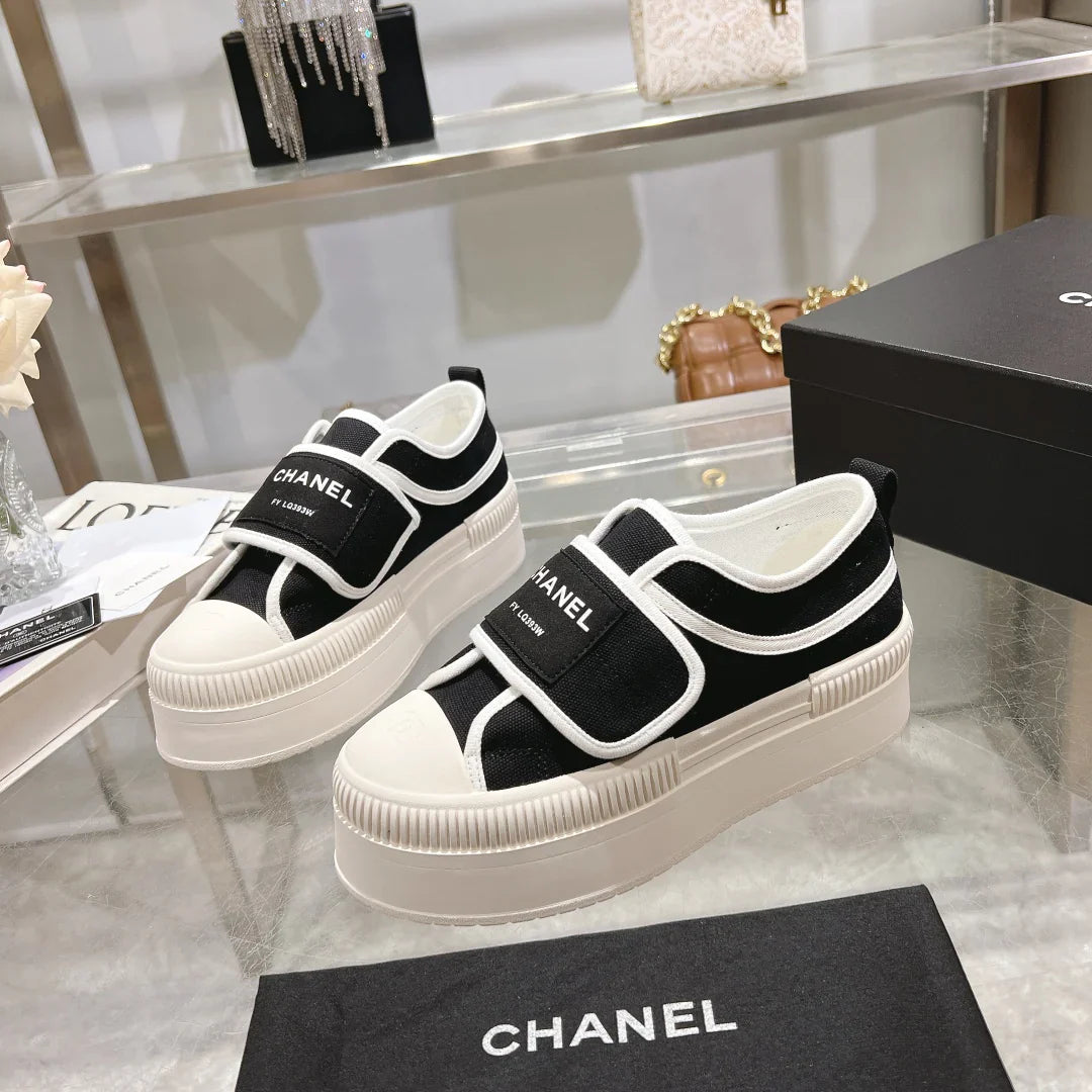 Thick soled canvas cookie shoes 1024092930