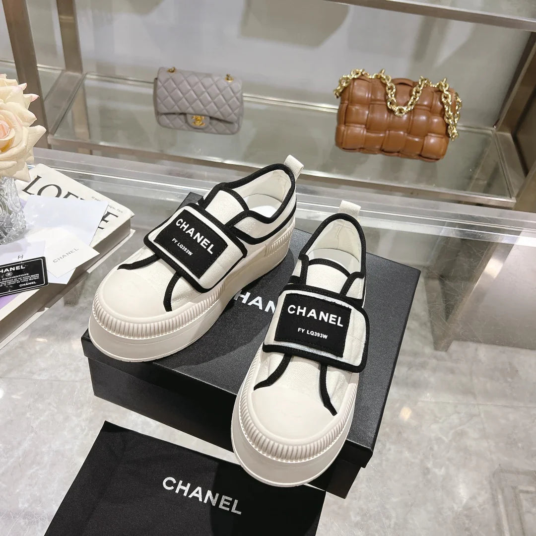 Thick soled canvas cookie shoes 1024092930