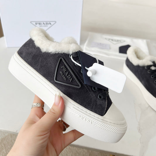 24 Autumn and Winter New Triangle Logo Wool Casual Women's Shoes XC0424101414