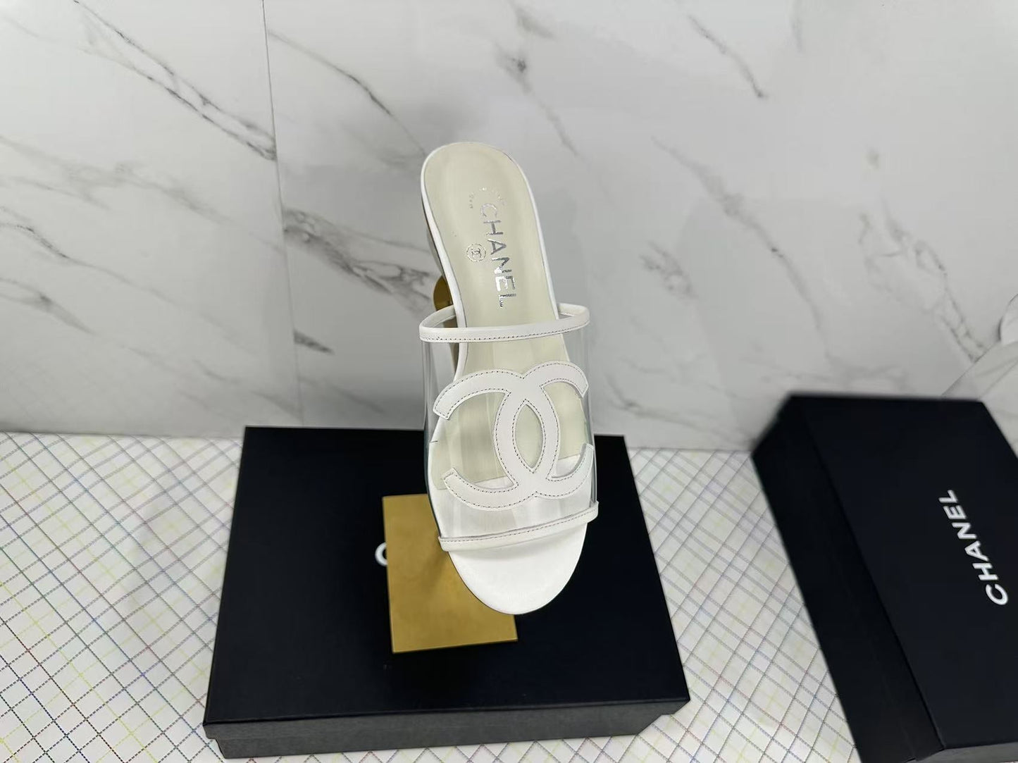 Luxury and fashionable versatile high heel sandals 0425041301